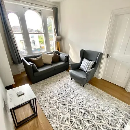 Flat 3 Gr 1 Bedroom Apartment 3 Mins Walk Mile End Station London Exterior photo