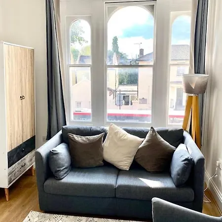 Flat 3 Gr 1 Bedroom Apartment 3 Mins Walk Mile End Station London Exterior photo