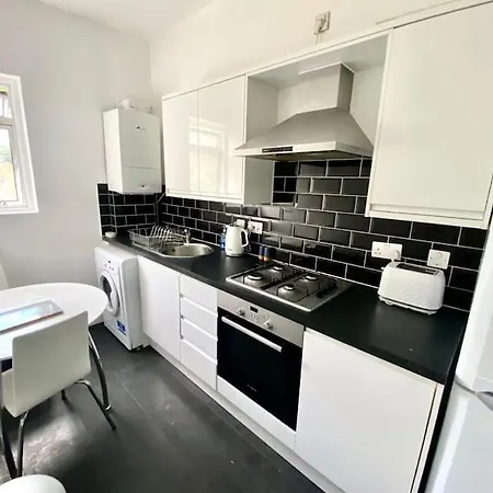 Flat 3 Gr 1 Bedroom Apartment 3 Mins Walk Mile End Station London Exterior photo