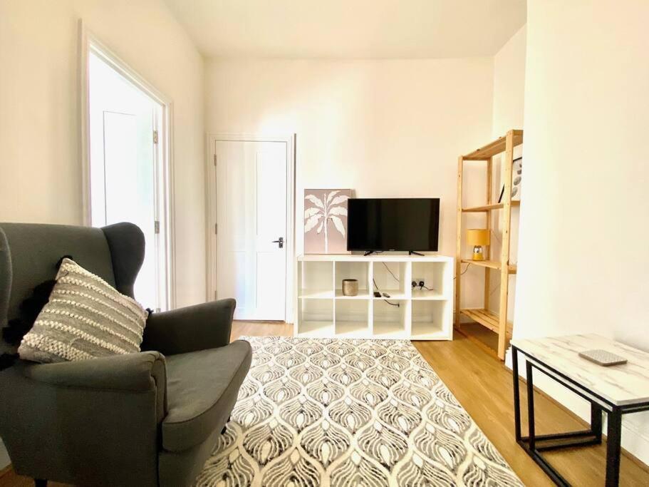 Appartamento Flat 3 Gr 1 Bedroom 3 Mins Walk Mile End Station