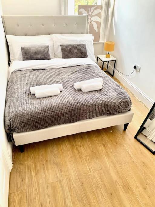 Flat 3 Gr 1 Bedroom 3 Mins Walk Mile End Station Londra