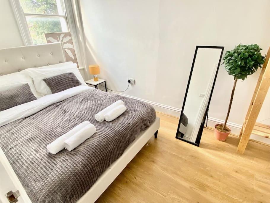 Appartamento Flat 3 Gr 1 Bedroom 3 Mins Walk Mile End Station *